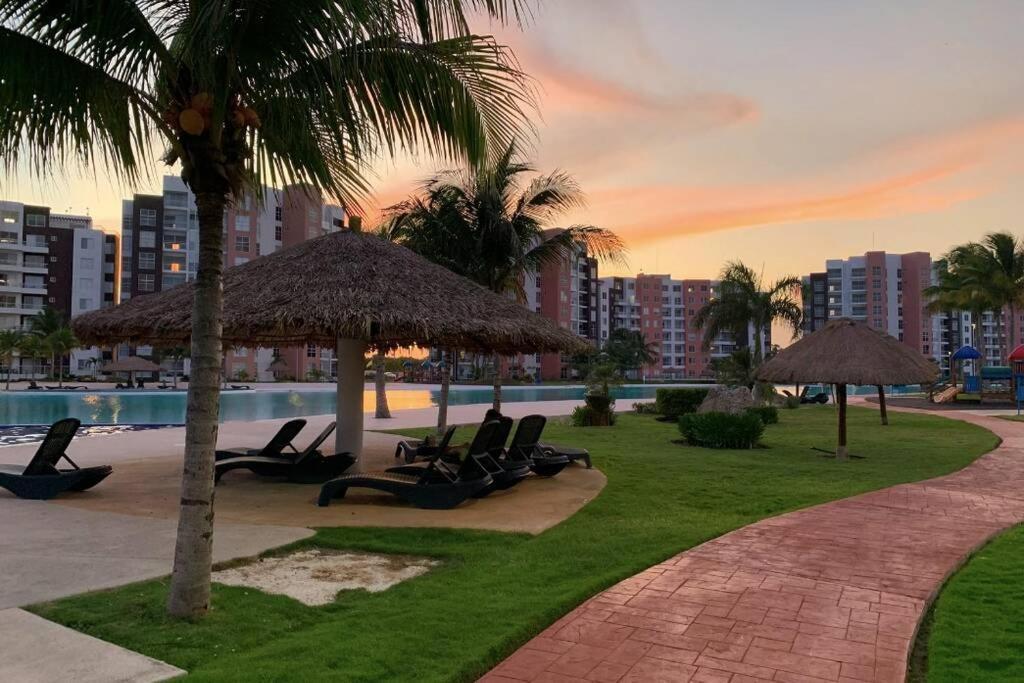 Dreams Lagoon By Andiani Travel Cancun Exterior photo